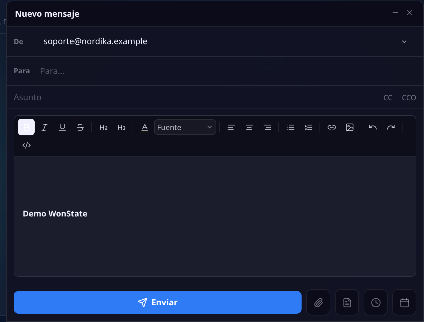 Ventana de nuevo mensaje: selector del remitente, Para con CC y CCO, asunto, editor con formato y la firma del usuario, y abajo el botón Enviar con los accesos de adjuntos, plantillas y programación