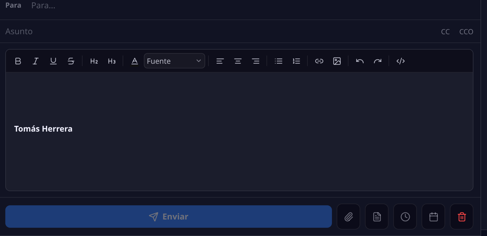 Ventana de nuevo mensaje: selector del remitente, Para con CC y CCO, asunto, editor con formato y la firma del usuario, y abajo el botón Enviar con los accesos de adjuntos, plantillas y programación