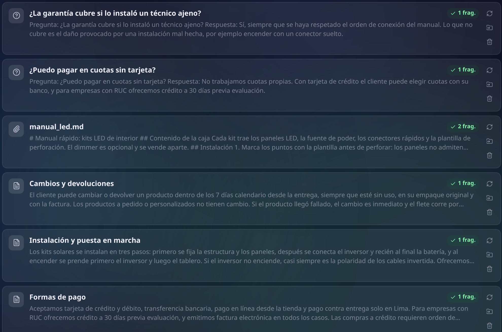 Lista de entradas con distintos íconos según su tipo, cada una con un extracto de su contenido y una etiqueta verde que indica cuántos fragmentos tiene