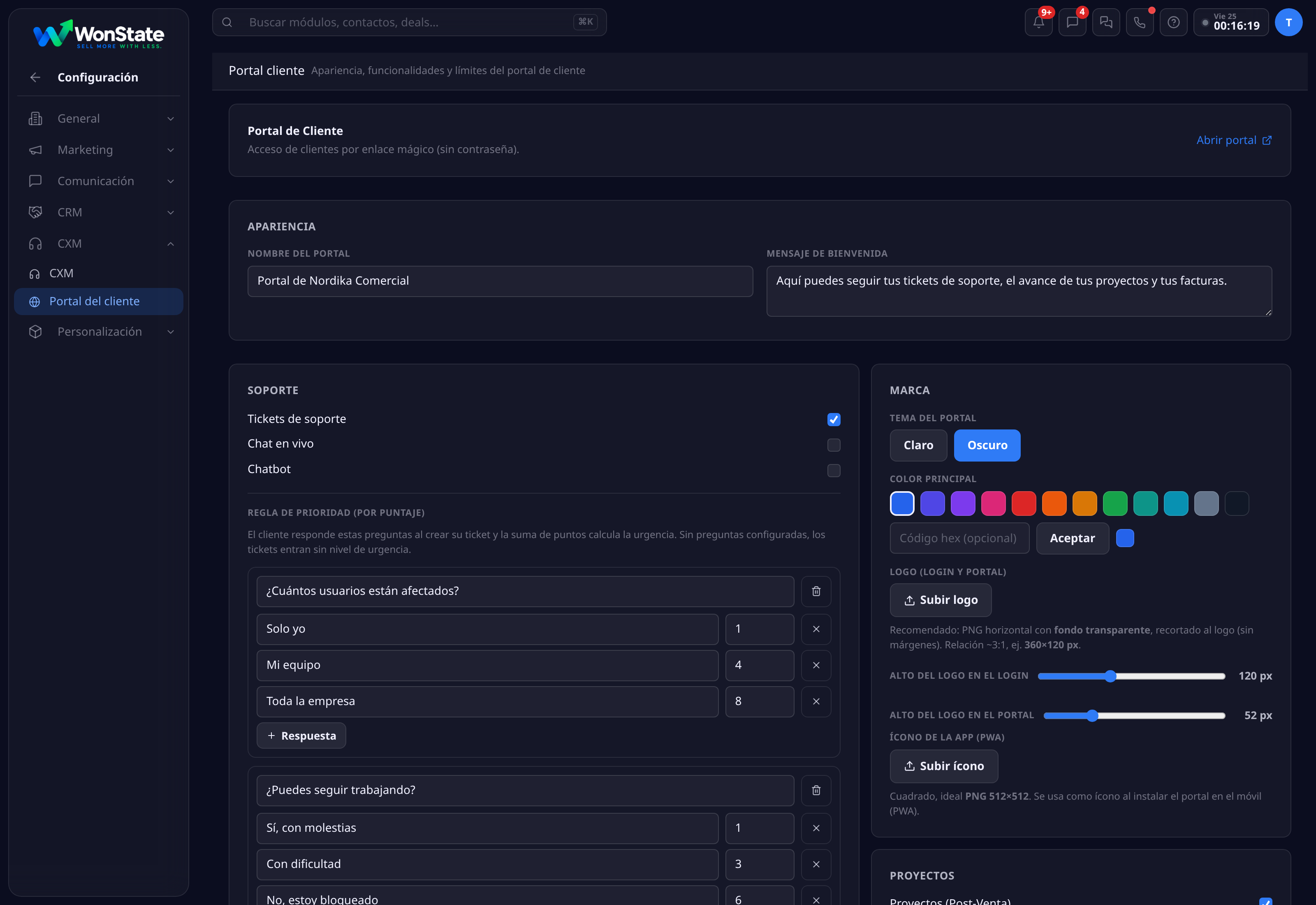 Configuración del portal del cliente: apariencia con nombre y mensaje, tarjeta Soporte con la regla de prioridad por puntaje y los adjuntos, y a la derecha Marca, Proyectos, Ventas y Límites